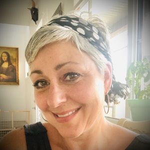 Meet your Posher, Sharon